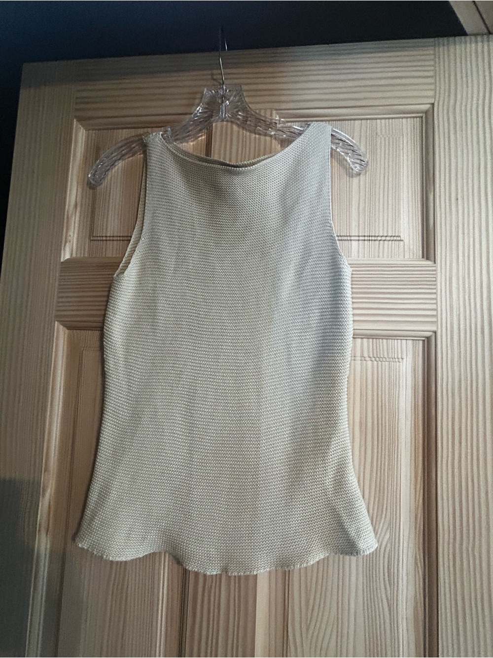 Women’s Banana Republic Sleeveless Knit Tank Top in Cream XS